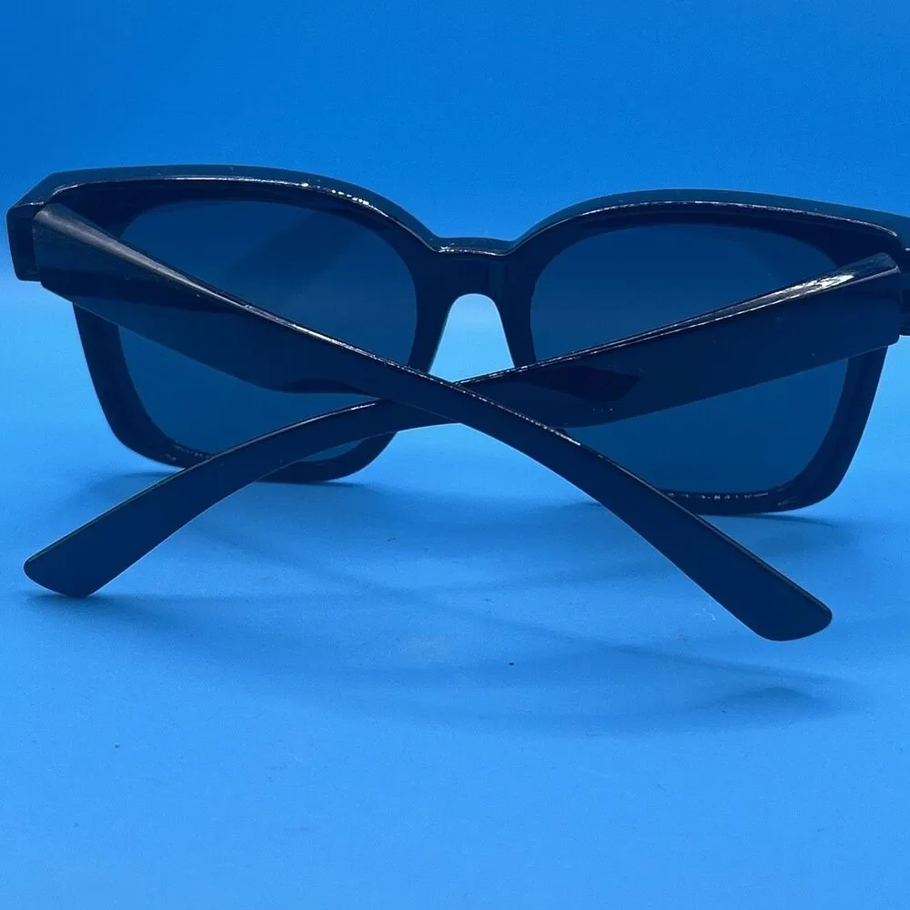 Iconic View Square Black Sunglasses New Never Worn Large